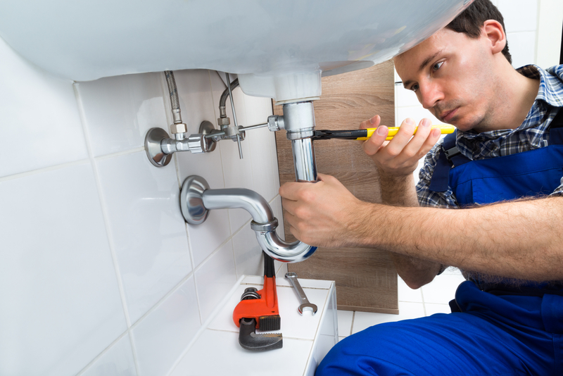 Signs of Plumbing Issues Every Homeowner Should Recognize